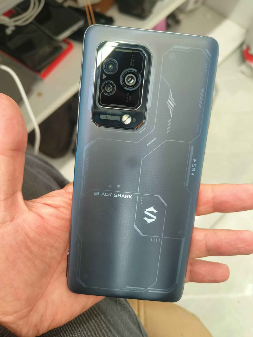 للبيع بلاك شارك 5 برو 256 رام 12
اخو الجديد بدون ملحقات يوجد توصيل السعر 375 الف كركوك, العراق


**إذا كنت صاحب هذا الإعلان وتريد حذفه لأي سبب، رجاءا أرسل رسالة إلى الدعم الفني**