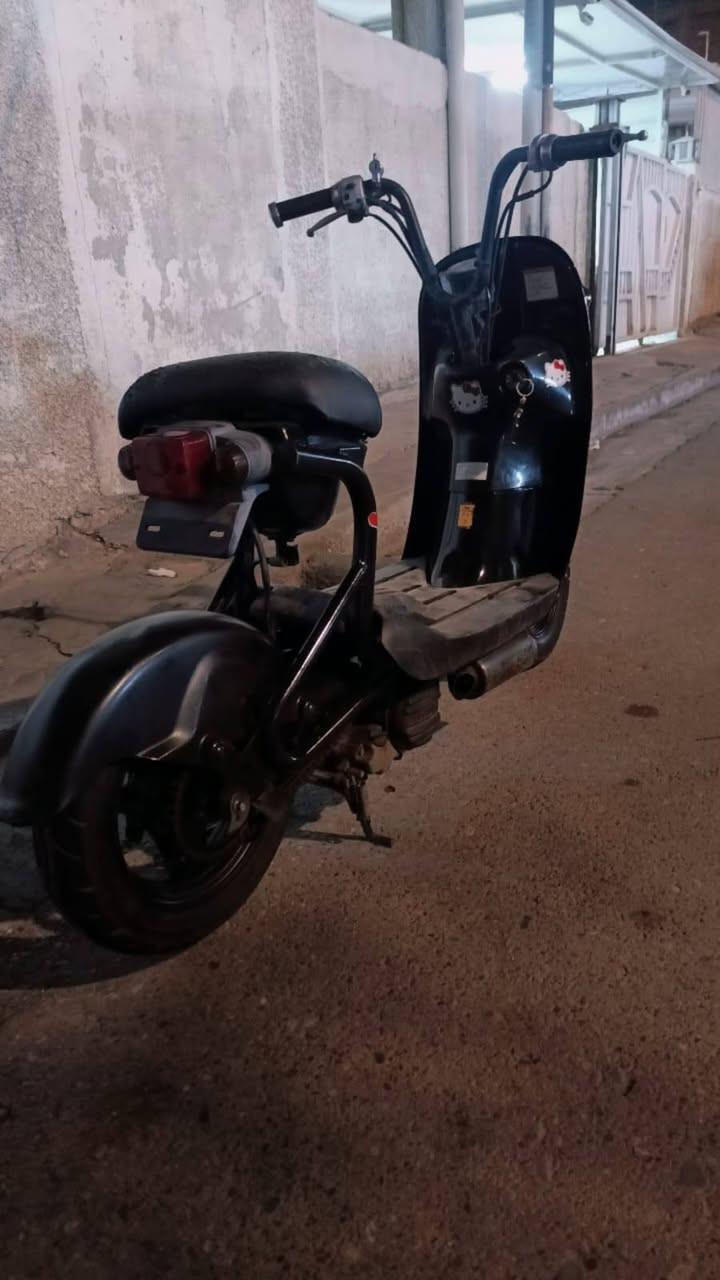 سلام عليكم عندي هاي الدراجه سرعته 40 ساسوكي مني كلاسيكيه للبيع الستفسار ***********
