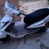سكنس فحل كوري كابريتر دراجه سعرها ٨٥٠مناقصها اي شي صارلها ٣ اشهر نازله...