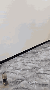 تم الانتهاء من صبغ دار متضرر بسبب الرطوبة وتدمير الجدار من قبل الكوادر الغير كفؤة مكتب الابداع للصباغة ***********
