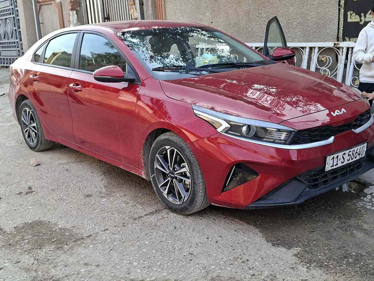 ياالله سلام عليكم فورتي 24وارد مريكي ظرره جدن بسيط ماشيه قليل دخول كتاب شهداء السعر150 وبيها مجال 
***********
