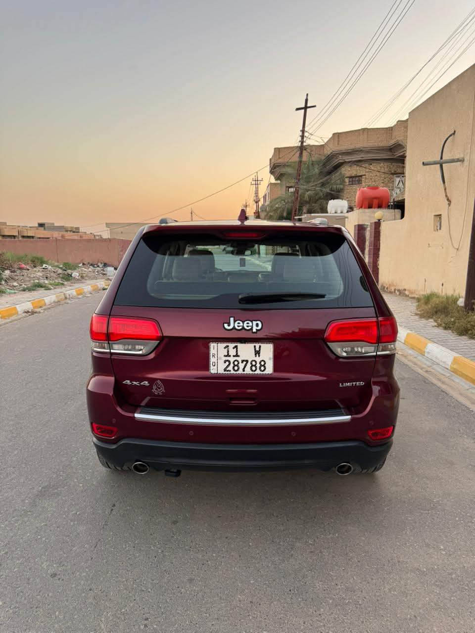 السلام عليكم jeep موديل 2017 خليجي وكاله القلم لمتد بلاس 3 شاشات ماشيه 62 الف كم بسمي تحويل مباشر بعدهة ع وضع الشركة كفاله عامه عدا صبغ واضح بالصور 
الموصفات لمتد بلاس 
3 شاشات كشن خزن 
جلد بانوراما 12 سماعه 
كشنات كهربائيه خزن سيارة كارتون كله ع الشركة ممفتوح بيهة اي شي  سعرهة 238 مكاني واسط قضاء الحي 
***********
***********
