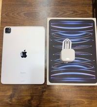 ((للبيع)) ايباد 11 pro الجيل الرابع ذاكرة 128 GB كامل ملحقات  بطارية 8...