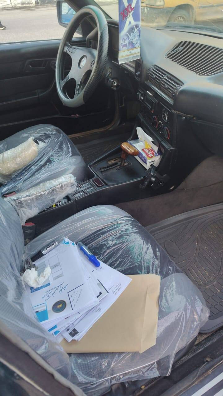 بي ام 525 موديل 91 مسكر فانوس مصبوغه بدون ضربه عدا الجاملغ الإمامي طخه بسيطه واضحه بالصور سنويه لل 27 بأسمي كير محرك تبريد كلهن تمام حداديه وغرفه نص عمر حجي مال رجال مدرس  يروح بيه ويجي يريد مراوس بسياره متعبه وينطي فرق شعدك 700 حلوه نزل ***********
