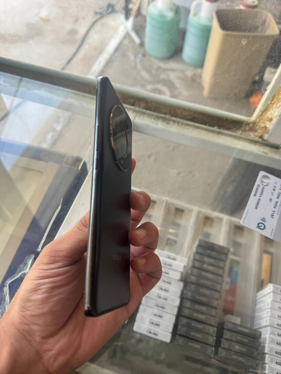 Honor x9d
ذاكره٢٥٦
جهاز نضيف 
فقط شخوط خفيفه ع شاشه وممأثر ع اللمس ابد 
سعر الجهاز : ٢٠٠ وبي مجال بسيط للطيبين


**إذا كنت صاحب هذا الإعلان وتريد حذفه لأي سبب، رجاءا أرسل رسالة إلى الدعم الفني**