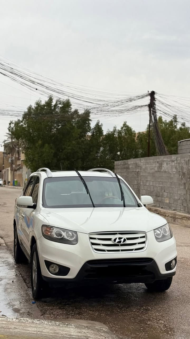 السلام عليكم 
هونداي سنتافي خليجي للبيع2011
محركV6 3.500
سبعه راكب  دفع رباعي كامره حساس تحكم سترين فتحت سقف تدفئه تبريد فول ماعده البصمه سياره مكفوله من الضربه وصبخ بيها بارد قليل
رقم انبار مشروع وطني وين ميعجبك حول
السعر165وبيها مجال حك الجيه الاستفساار خاص او الاتصال ع رقم***********
