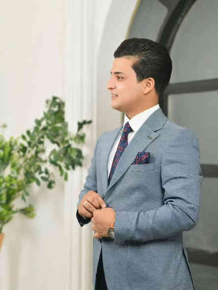 الف مبروك الزواج
حيدر الخالدي
المصور علي الشاهين للحجز ***********
