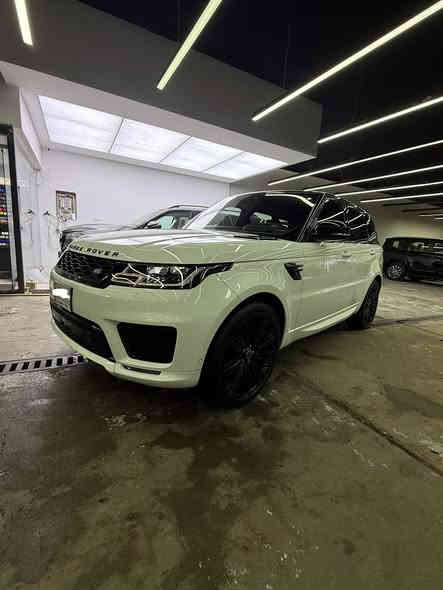 سلام عليكم. رانج سبورت وارد أمريكي. 
بنيد. مبدل نفس لون. فقط. 

مديل 2020. Hse. ماشيه ٤٢ الف. 
 مكينه v6. ٦ سلندر 
داخل احمر.  داته شو سياره.  دوس كهرباء. 

بانوراما. مواصفات hse. اي نقص مبيها جاهزه سياره. 
السعر ٤١٥. بيها مجال.  
***********
