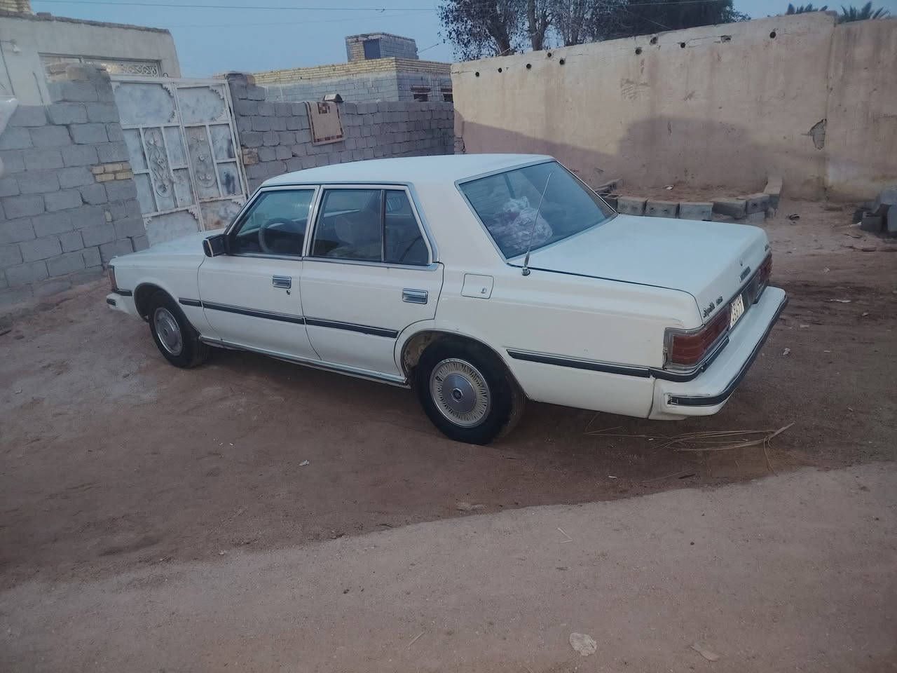 للبيع سوبر 1982 بلاديه رقم بغداد انكليزي بسمي شرط المداور مكان ناصريه ***********
