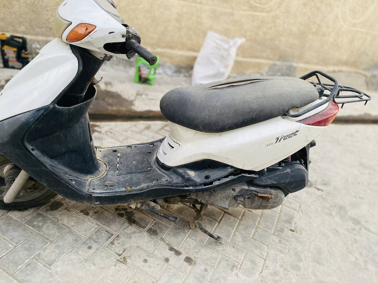 السلام عليكم دراجه بريز لايت عالي كابريتر الدراجه طافيه جفتت بعد عوزها ملف وصالنصه فقط أبيع كوم حديد السعر ٢٥٠ ألف وبيها مجال العنوان بغداد حي النصر الاستفسار خاص رقمي ***********
