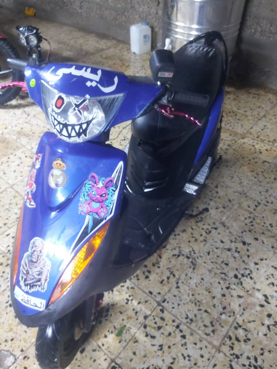 سلام عليكم
ماكس عدله بوشه 55 
شلعه ومعدل خير من الله محرك مكفول 
كهربائيات شغله صلنصه fm
سعر 375 وبيها مجال قليل 
مكان شهربان جسر مهروت 
***********
