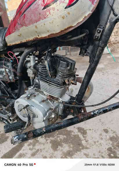 سلام عليكم دراجه للبيع رقم اسود راعيه موجود تحويل ثاني مديل 2011 دراجه بيه حادث البوري الامامي مال الشاصي بيه عواج قليل مبين بالصوره ويرجع بالحراره  سعر 400 بيه مجال رقم *********** رقم بيه وتساب راسلو الرقم مكلف بالنشر لحد يراسلني
