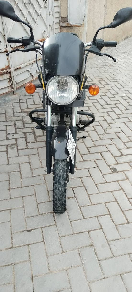 بوكسر للبيع موديل 23 مرقم سنويه ولوحات انكليزي ماشية 25 رقم ***********
