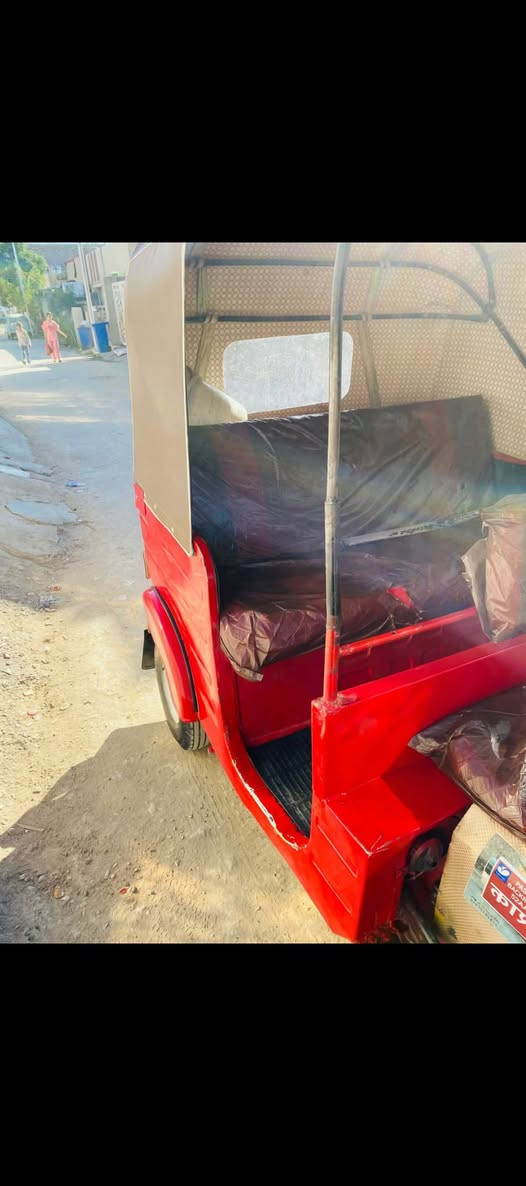 تكتك ٢٠١٨ شهر ١١ رقم وسنويه بسمي تحويل ثاني يوم 
نضيفه كلش ما بيها  بل٥٥٠٠ وبيها مجال 
*********** 
بغداد المعامل بستان سامي
