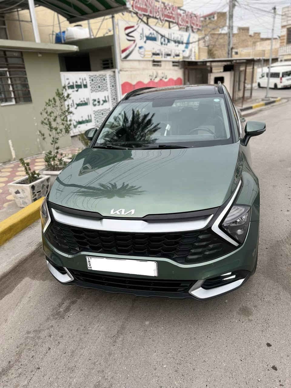 السلام عليكم 
كيا سبورتج خليجي وكالة نم 
مديل 2023 
لو زيتوني مميز 
رقم أربيل دولي بأسم شركة الق تاج البنوك تريد تحويل او وكالة
ماشيه : 40 الف 
مكفوله كفاله عامه 
السيارة فول موصفات 
1-بصمة
2-بانوراما 
3-كراسي تدفئة 
4-استيرن تدفئة
5-شفتات استيرن
6-سايد بريك بصمة
7-اوتو هولد
8-مانع نزلاق
9-مانع نحدار
10-شاحن واير ليس
11-ليد امامي خلفي
12-ويل كب كروم حجم 19 
13-كراسي الامامية كهرباء
14-صندوك كهرباء
15 - ترحيب عند الاقتراب 
16- 3انظمة قيادة 
17-تبريد شاشة
18-قطعتين تبريد 
19-اشاير بل مري 
20-مري شفط 
21-حساس امامي خلفي 
22-حساس مطر
23-جام اوتو 
24-لايت زينون 
25-لايت كهرباء يصعد وينزل 
26-نفكيشن 
27-شاشة اصلية 
28 - حساس ضغط الأطارات 
29- نظام تشغيل عن بعد
مكان السيارة بغداد الشعب
سعر: 227$ وبيه مجال بسيط 
للاستفسار : ***********
