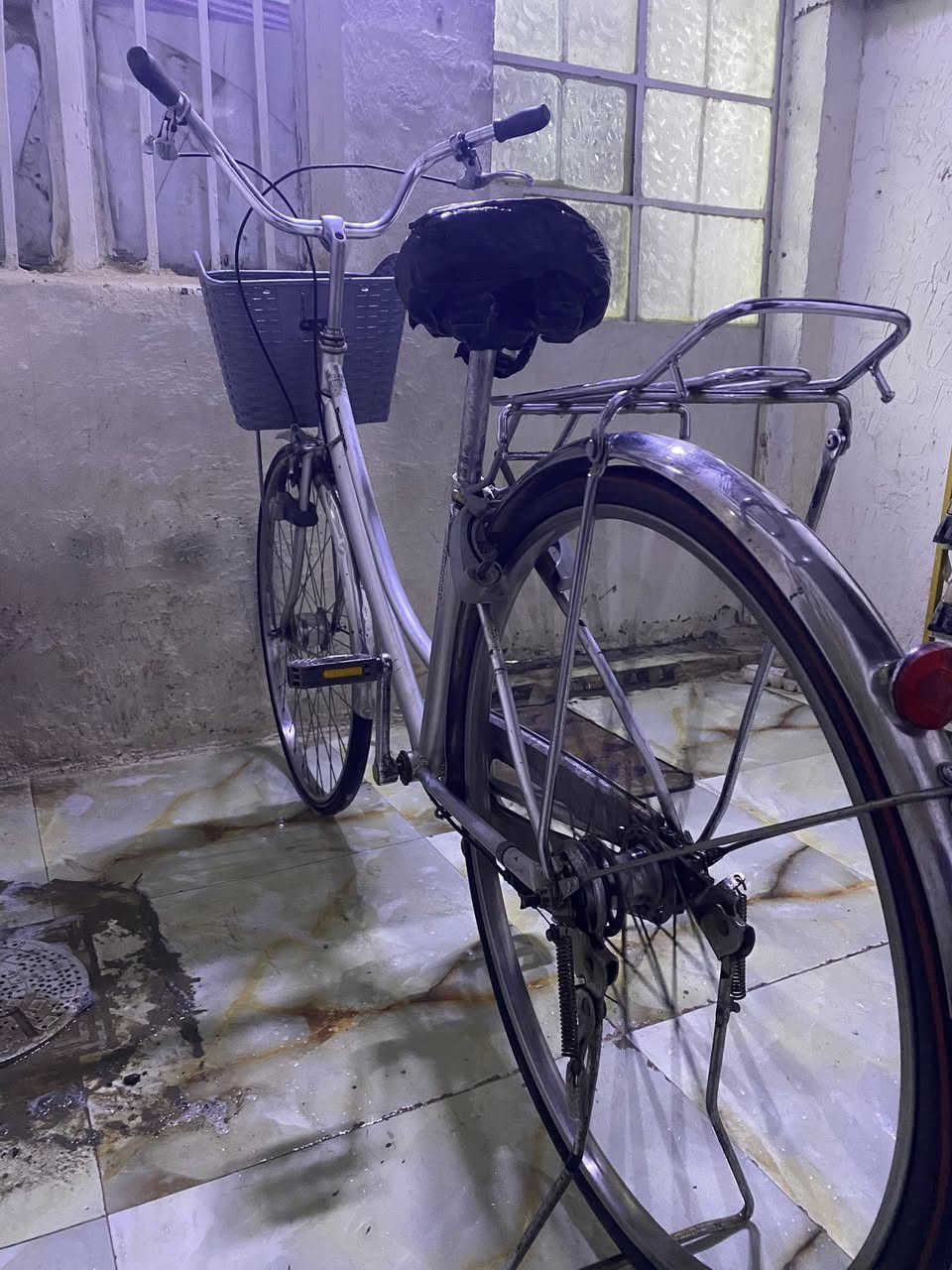 السلام عليكم 
بايسكل حجم 27
ما ناقصه شي البايسكل 
السعر 60 وبيه مجال للشراي


**إذا كنت صاحب هذا الإعلان وتريد حذفه لأي سبب، رجاءا أرسل رسالة إلى الدعم الفني**