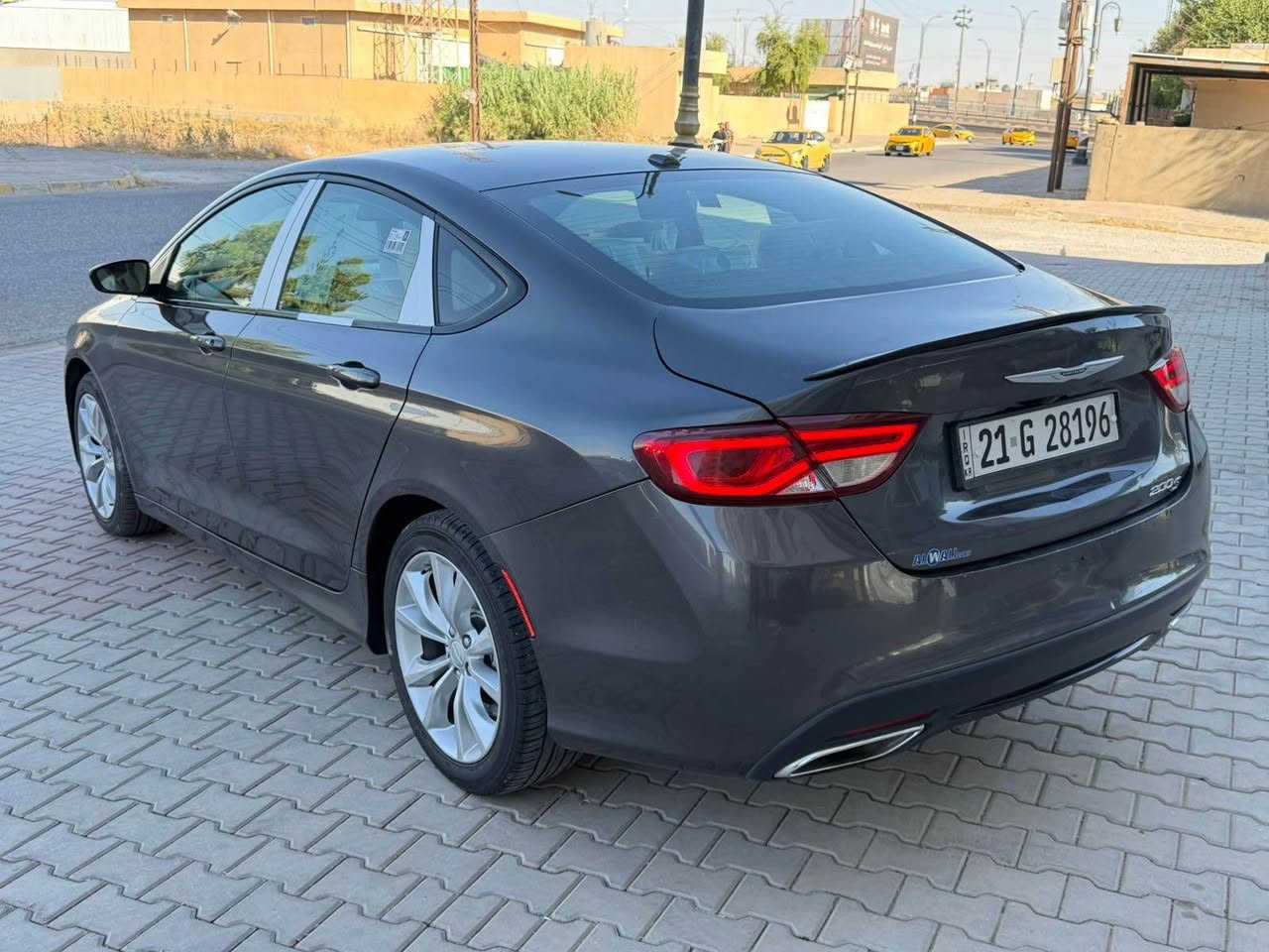 السلام عليكم

للبيع  فقط وبنقد فقط 

كرايسلر فرخ اوباما C200

محرك حجم 4 المرغوب /2400

موديل 2016

c200 فئة ال(s)

سياره كفاله عامه بدون قطرة صبغ  فقط تعديل بارد بيها  مكانين صغار  باب خلفي وصندوق فقط سونار سياره بيها ويا جديد مسوي

———————————-

ملاحضة صغيرة باب امامي اثنين فقط مفتوح ومشدود  مالت بيلادي بيدي فتحت عندي تصوير وصورت انفتح لغرض تبديل فريز تبريد سياره داخللي وي دشبول لازم ينفتح اجباري يعني منضومة تبريد بالكامل جديد عليها

 فول مواصفات 

نضام فئة  s  9نمر

بصمةتشغيل

اشاير دعامية  لد 4

غرفة فحمي

كير ماوس 

شاشة  كبيره

كامرة خلفية 

كشنات جلد 

كشنات فئة S

كشن سايق كهربائي 

تحكم ستيرن جهتين 

كير شفتات ستيرن 

قفل سرعة

كير ومحرك جدد

تبريد ثلج 

تايرات  جديده + حداديه واذاين كل جديد 

سايد بريك بصمة 

انارة دشبول LED

لايتات LED

بك لايت LED

منضومه زنون تحكم مري

بلوجكترات عدسة 

كيلو متو الكتروني على الشاشة 

مكاني كركوك سعرها 93 ورقه
*********** كركوك, العراق
