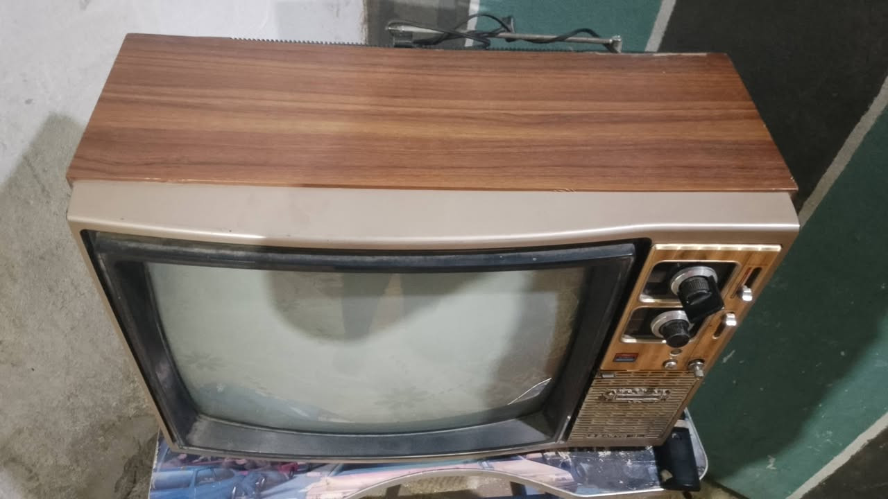 تلفزيون انتيكه ياباني البيع السعر 150
