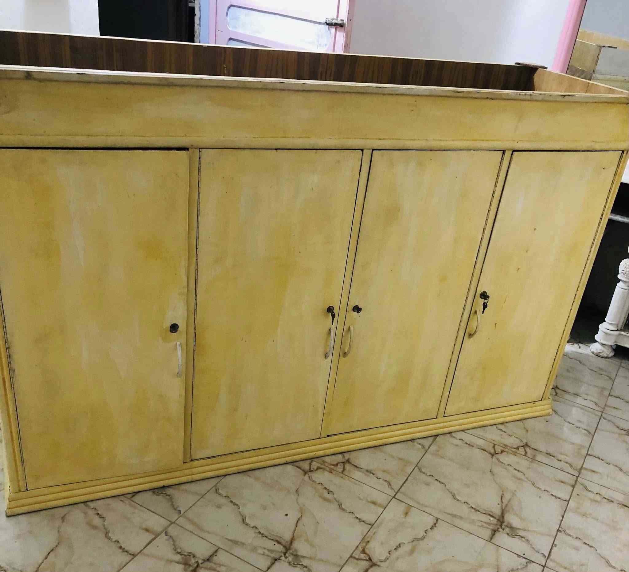 السلام عليكم
كنتور للبيع ب150 
بوفية ب100 
ميز مراية ب50 ملاحظة / شوية تعبان مو نفس الكنتور جديد مستعجلة ع بيعتهم 
الي يريد ياخذهم شلعة وحدة يكون افضل ويجي هوا يشوفهم بلبداية عنوان الجمهوري شارع سالم


**إذا كنت صاحب هذا الإعلان وتريد حذفه لأي سبب، رجاءا أرسل رسالة إلى الدعم الفني**