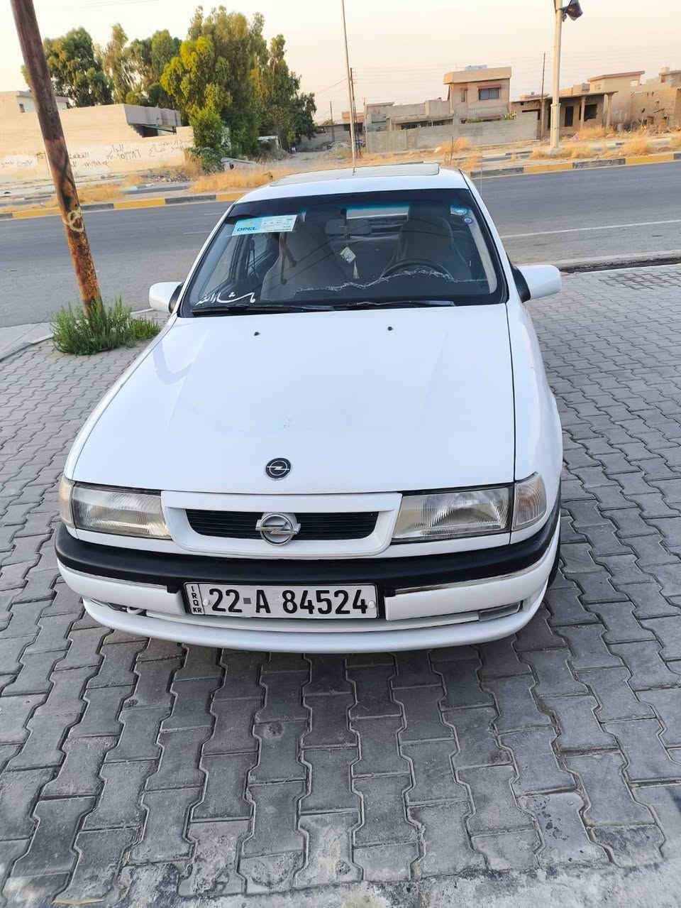 فكترا محرك ١٨ كير عادي سلايت لون ابيض موديل ١٩٩٢ صبغ بلادي بسمي شراي اتصل *********** كركوك, العراق
