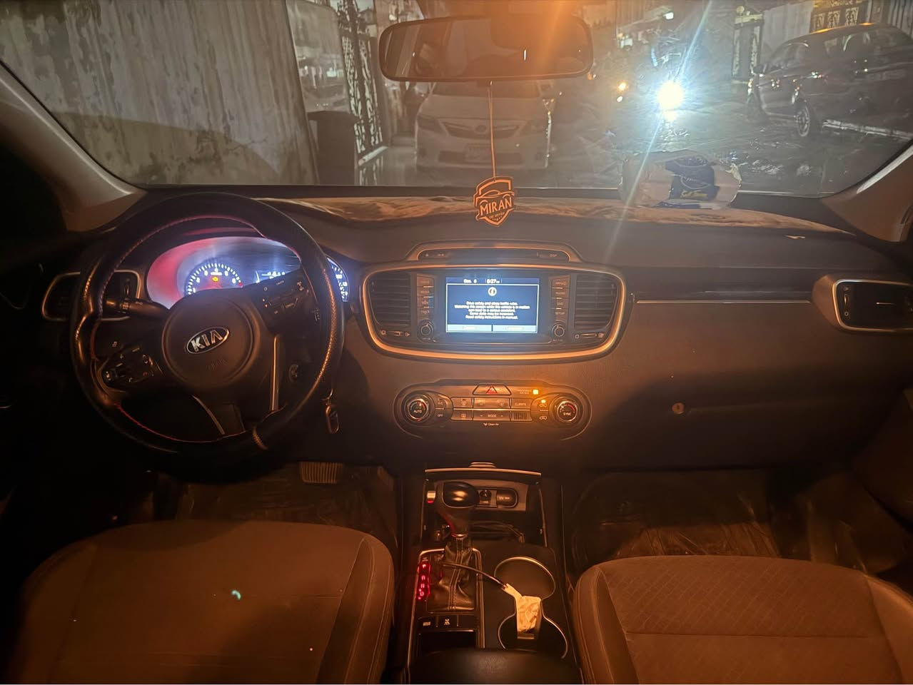 سورينتو 2018 وارد أمريكي محرك 4 سلندر بيها قطعين امريكي مبدل بلادي  وقطعتين بارد بدون دواخل بدون ايرباك وعليها غرامه مليون ونص ينزل من سعرها سعر 180 وبي مجال بسيط للتواصل *********** أربيل, العراق
