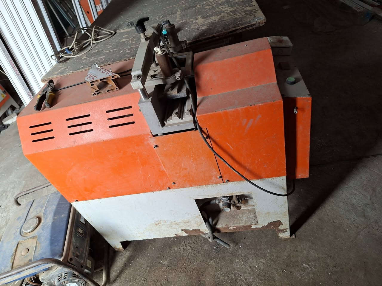 السلام عليكم  عندي  معمل  المنيوم  وpvc للبيع مكان ديالى بعقوبه استفسار  ***********
