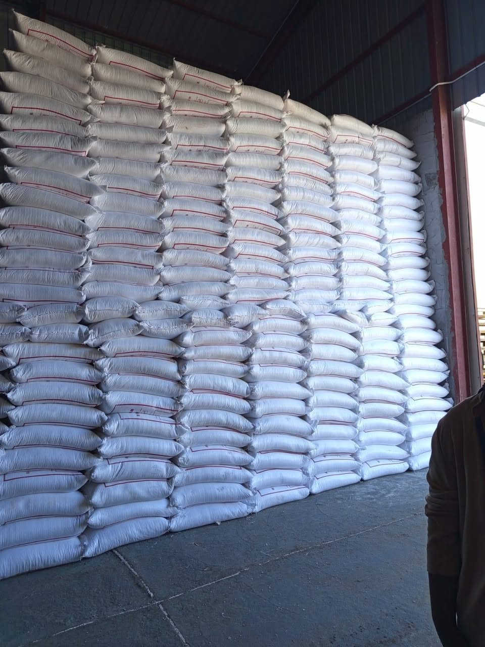 السلام عليكم.. يوجد كادر عمل متميز متكون من ١٠٠ شخص أكثر او اقل من ضمنهم مسوول العمل.. نعمل على تنظيف وترتيب وجرد الجملونات الكبيره 
العمل في الجملونات.. تحميل تفريغ المواد الغذائيه.... أعلاف حيوانات .. حبوب.. مواد انشائيه جميعها.. مصانع.. معامل..مذاخر... تحميل  شركات .. العمل بدقه عاليه من الترتيب.. وكلاء المواد الغذائية.... شركات... شركات الأسمدة او المبيدات الحشريه
وأيضا الكادر مستعد على غسل وتنظيف ورفع الإنقاض الأوساخ ومخالفات البناء وتلميع كافه دوائر الدولة.. او المستشفيات. او الجملونات والمصانع والشركات 

*********** خادمكم ابو محمد
