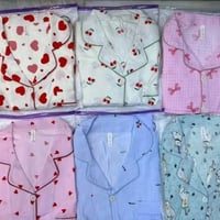 تراكات نسائية