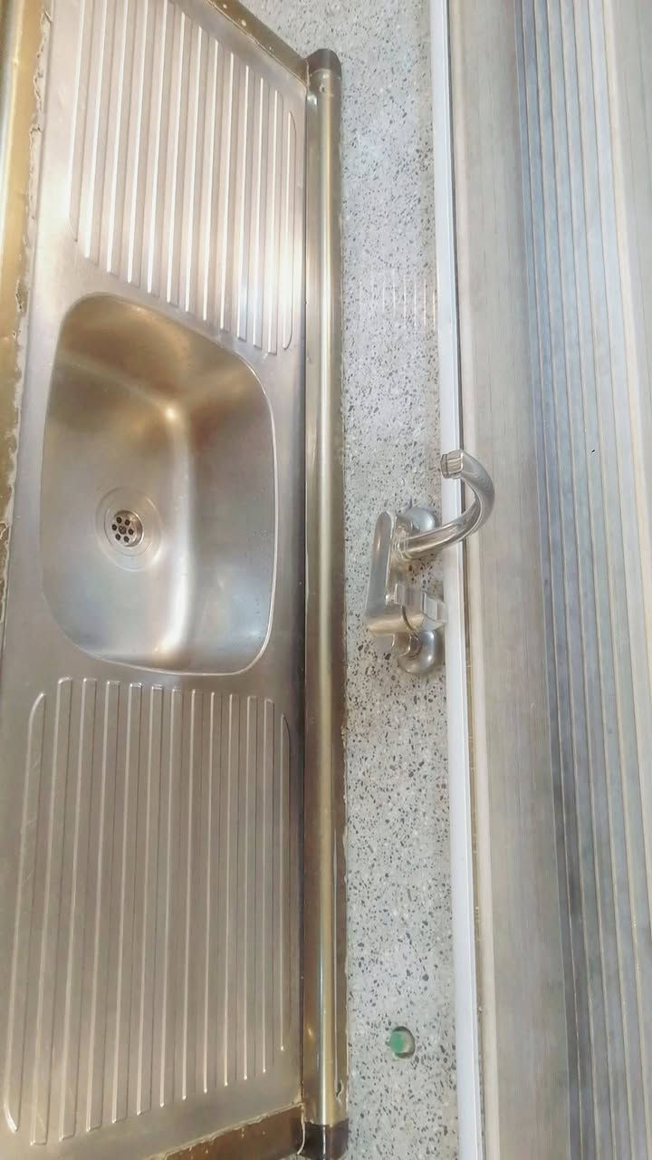 السلام عليكم
كاونتر لبيع  مترتين و10//وسنك متر ونص  بس جراره طايحه شغلهن بسيط 

سعر 550وبي مجال  مراسله خاص


**إذا كنت صاحب هذا الإعلان وتريد حذفه لأي سبب، رجاءا أرسل رسالة إلى الدعم الفني**