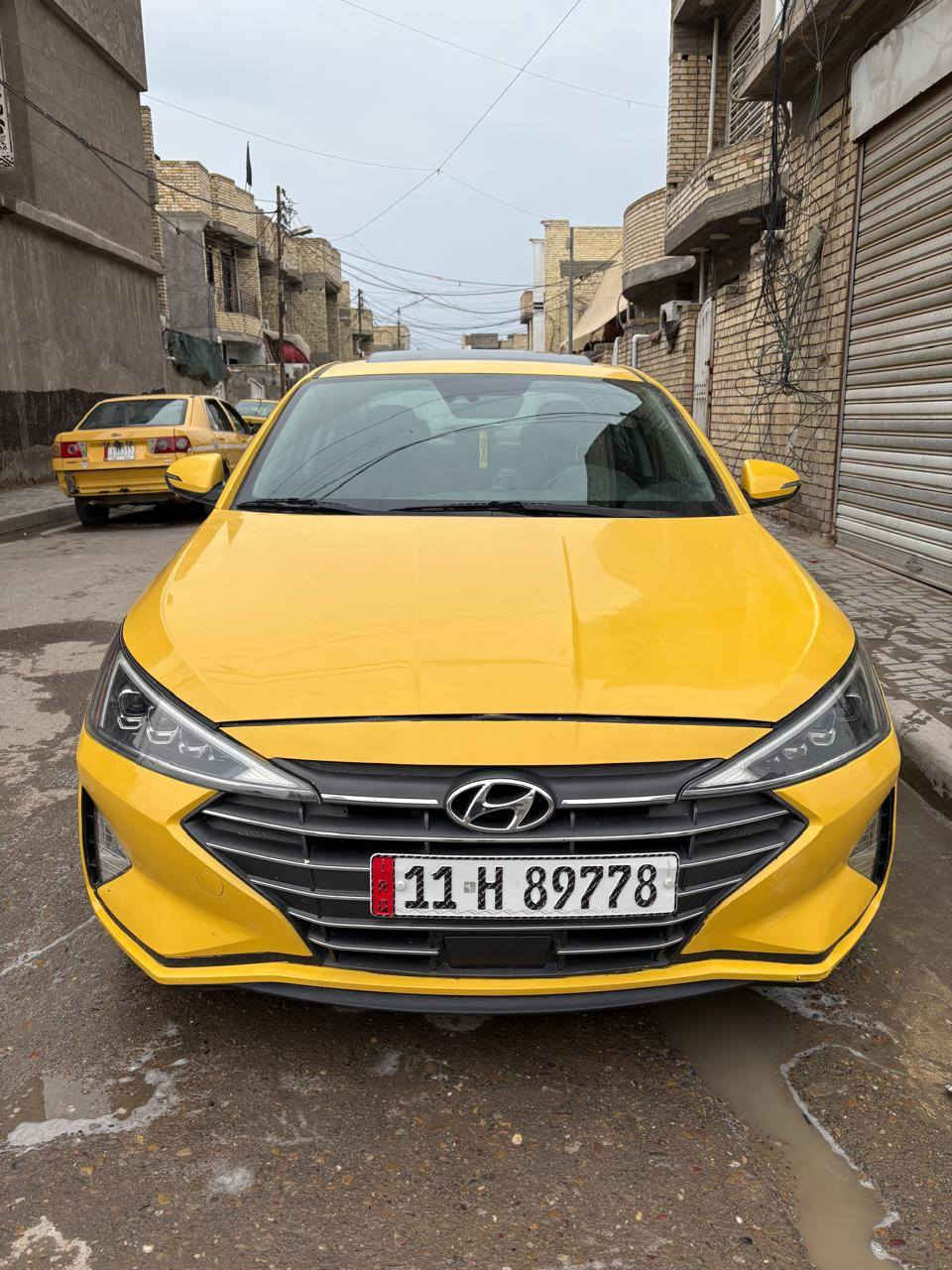 سلام عليكم عارض سياره للبيع انترة موديل 2019
حادثها جاملغ امامي بدون أي دواخل شاصي الغد كفاله الجاملغ نفسه مامبدل السياره اليبل واحد محرك دوش 2000ممفتوح بس القبق الفوك مالت المحرك مفتوح السياره تخم تاير حداديه كفاله عامه السياره فول المتيت فول للأخير 
مكاني بغداد 
الرقم ***********
