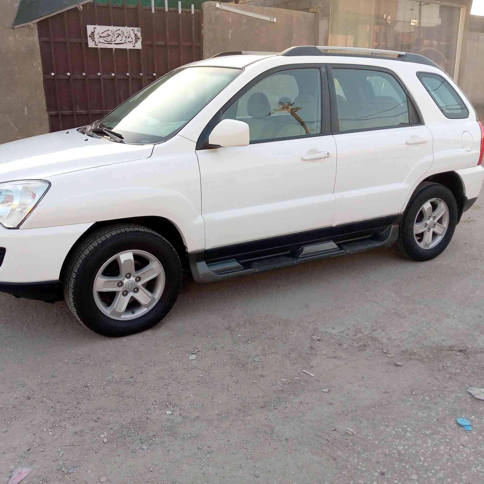 للبيع او مراوس سبورتج موديل 2009فول مواصفات فتحه سقف شاشه ايباد كمره خلفيه رقم بغداد انكليزي حداديه تخم تاير تبريد تدفاه ((بيه جاملغ وبنيد والسعر ((105$وبيه مجالرقم ***********
