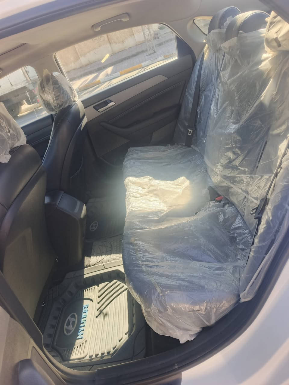 سلام عليكم
سوناتا مديل 2018  وارد كندي فول مواصفات 
مكينه ٢٤٠٠جديده داخل اسود جلد تدفئة كشنات 
رقم بغداد سونار منزله بل منشور حداديه جديده 
سياره جديده 
مكاني كربلاء 
رقم الهاتف ***********
السعر ١٣٦وبيها مجال شي قليل
