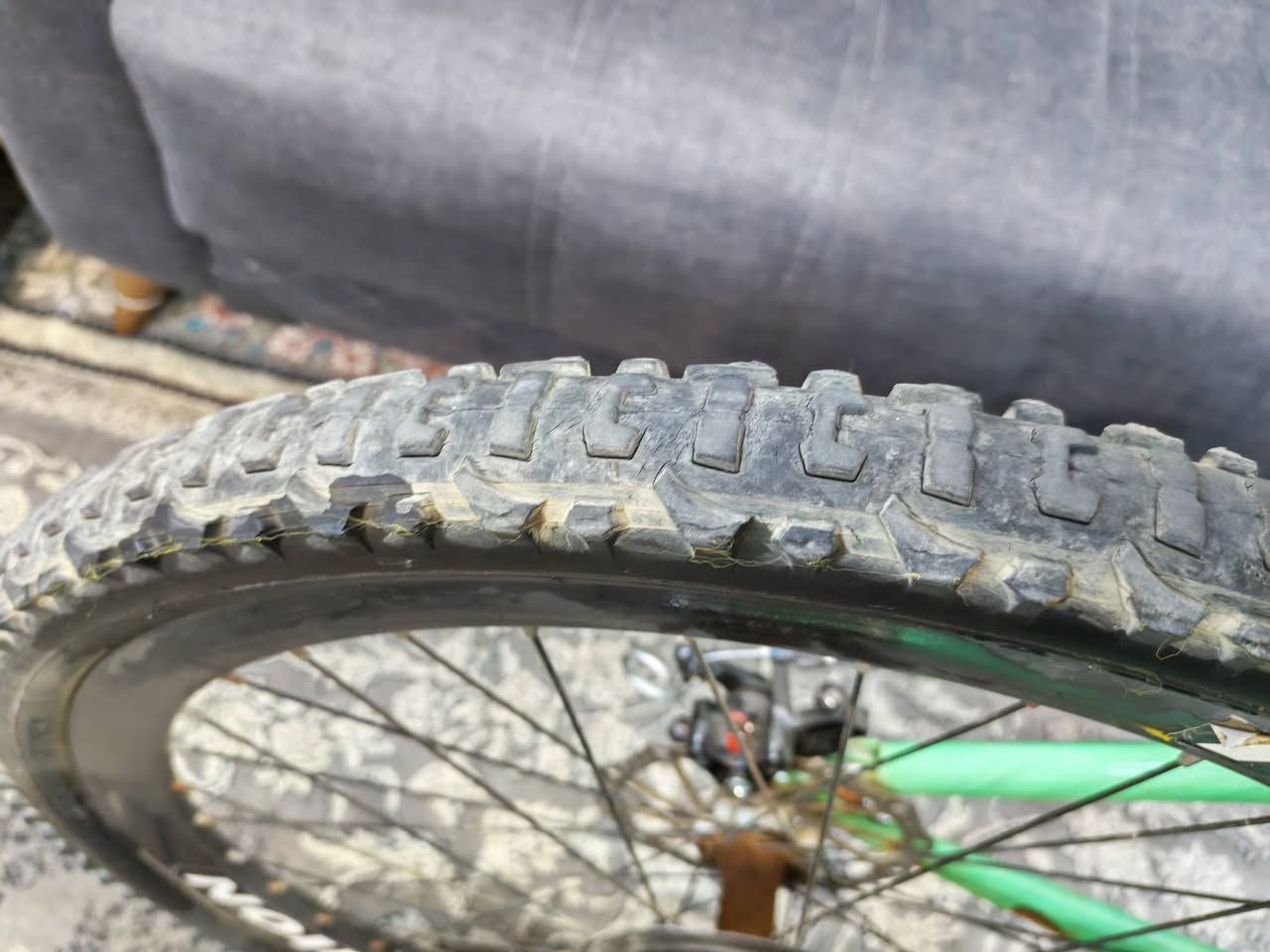 بايسكل للبيع جبلي
حجم 26
دبلات ورا وكدم 
كير الأمامي3 والخلفي7
ينطوي  غني عن التعريف 
السعر 100 وقابل للتفاوض 
حي القاهرة
للاستفسار الاتصال على الرقم *********** أو عل خاص
