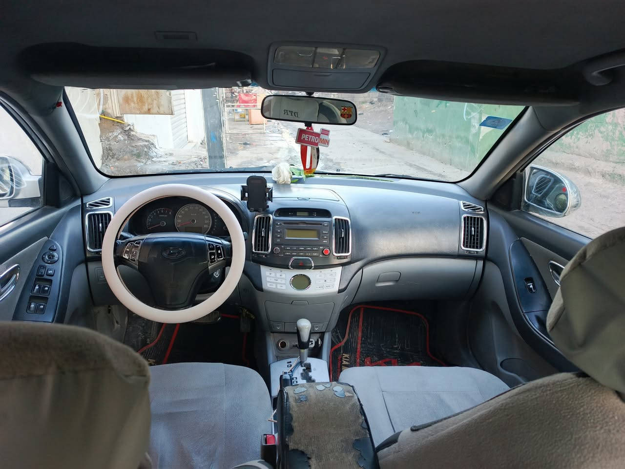 من رخصت الدمان----للبيع او معارض حسب القناعا---افاني نص فول يعني بدون بصما وتنتا. بيه حساسات خلفيا وتبريد لمس وتحكمات ستيرن محرك 16دكشن عالي  السيارا بيه صبق اني ابيعك حزام  موديل 2007 شرعيه جيرانا يعني تحول بل موصل شرط قرامات صفر  وترهم معارض حسب القناعا الشراي يخابر علفيس مامتواجد ***********
