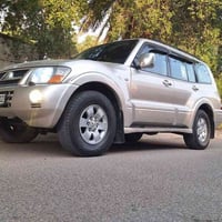 باجيرو 2005 مكفوله من الضربه والصبغ ماشيه 210 (السعر 99) مجال جدا بسيط...