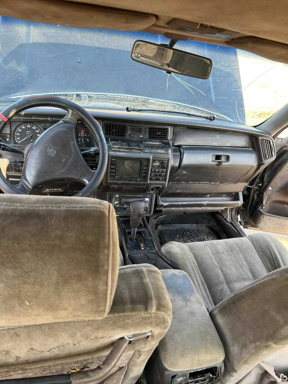 السلام عليكم سيدان للبيع
مسجله ماندل راعيها بيها واجها كير محرك شرط طخم تاير جديد صدر حيل زين كهربائيات كلها شقاله من الدعاميه للدعاميه مكفوله من الطلبه والعشاىر السعر 18 ورقه وبيها مجال شي قليل للاتصال ***********
