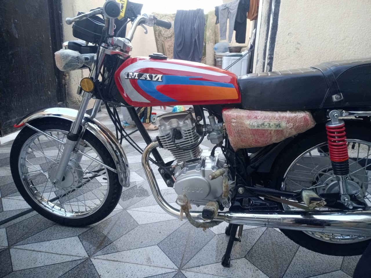 دراجه للبيع موديل 27 بالكوت واسط دراجه سكنر واللي يريد هاي يتصل على هذا الرقم ***********
