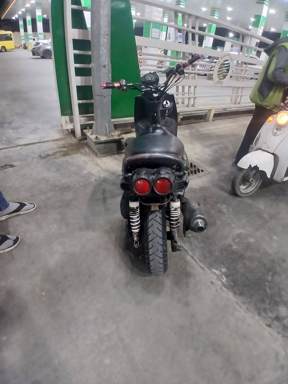 السلام عليكم يولد سكنس جبلي بوشه ٥٨ مكينه هاون نكره سلف مابيها نقص  نضيفه فقط بيها نضوح بل قبق مال تفيلس الجوه ولدراحه بيها كطعه مال نوزل ابيع كوم حديد بيها صالصنه بلادي الصالنصه الي بل صوره مو وياها السعر ٥٠٠ وبيها مجال الشراي يراسلني خاص او واتساب ***********
