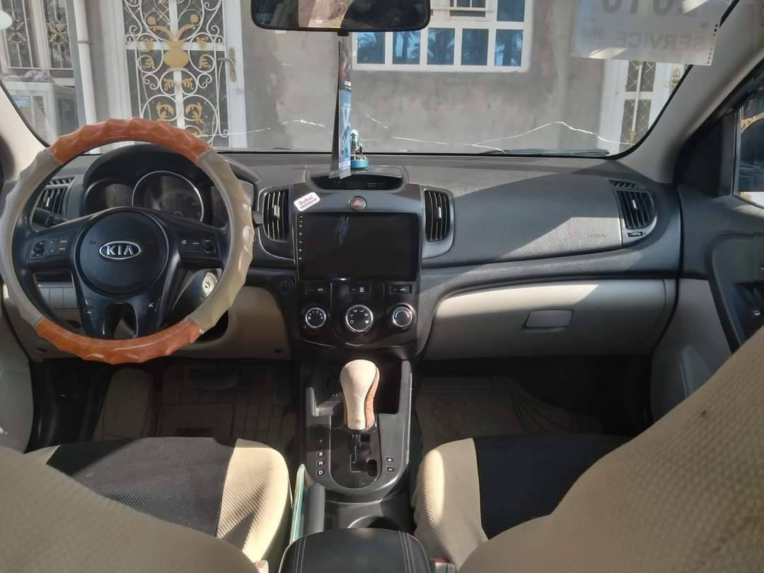 فورتي امريكي ٢٠١٠ ضرر الباب والجاملغ صبغ 
سنوية منتهية مكان السيارة الرمادي: سعر ٧٧ 
الاستفسار ***********
