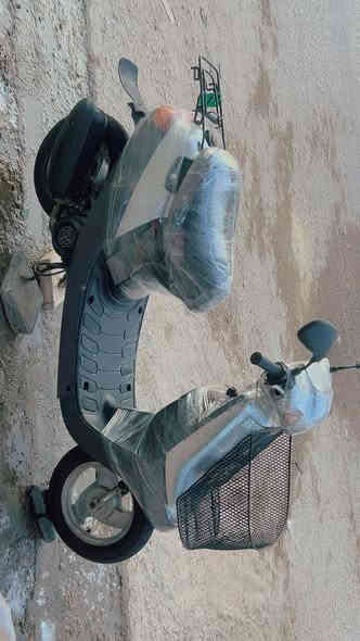 سلام عليكم 
دراجه زعره للبيع مفتوحه مره وحده 
شغاله نكره سلف تايرات جدد 
نهضه معدل خير من الله 
دراجه ما عايزه برغي كلشي شغال بيه 
مكاني دوانيه مركز 
***********
سعر 300 وبيه مجال
