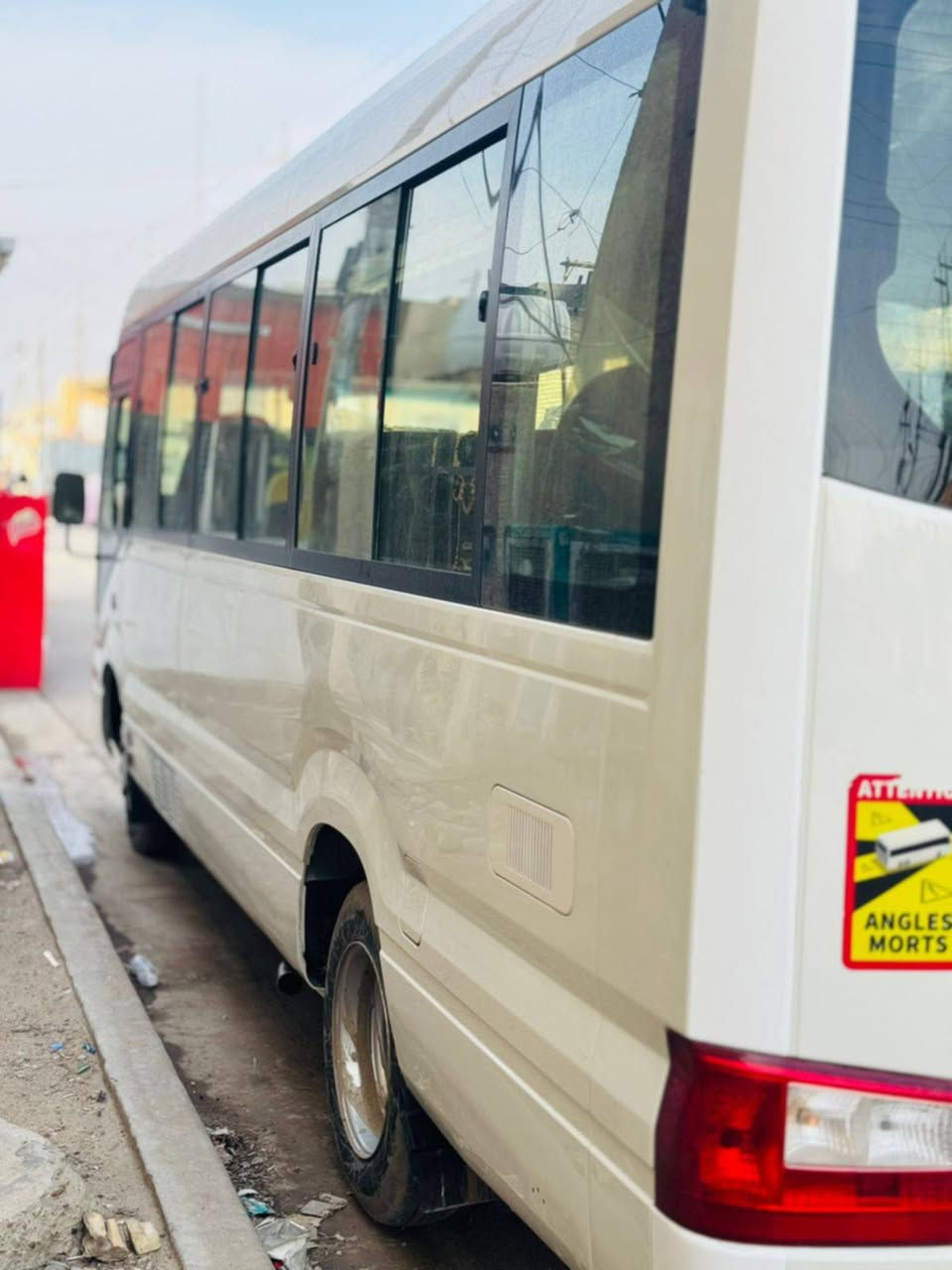 سلام عليكم كوستر موديل 21 صبغ نص البجم وابو الدكمه ولباقي كفاله كير مكينه اكسل كله كفاله السياره جاهزه وحلاء من الصور السعر 460$وبيه مجال او مراوس14 15 16  وفرق نقد 
***********
***********
