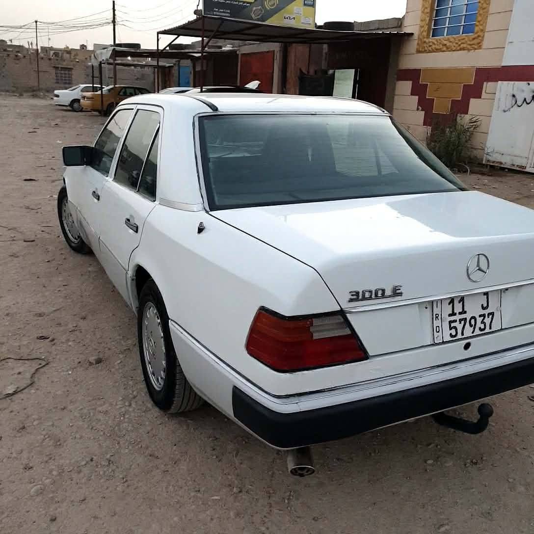 مارسدس دب  موديل 86 بغداد دولي باسمنا بيه قاعدة دبل وحده معمرة سيارة جاهزة تبريد صدر تخم تاير مكان ذي قار قلعة سكر  السعر 47  وبيه مجال ***********      *********** الرفاعي, ذي قار
