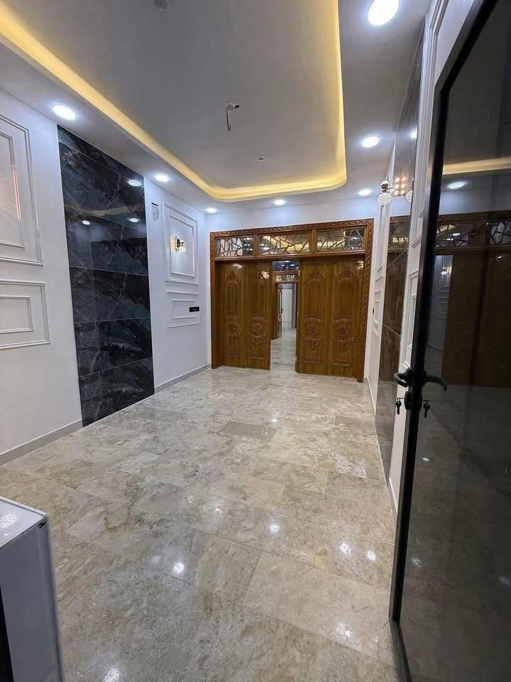 🏠 عرض ممبيز 100 م للبيع او المراوس// في حي الجامعه 
🔹الموقع راقي جداً خلف المدينه المائيه مباشرتاً 
🔹شارع 15 
🔹طابقين و ثلاثة غرف نوم الخارطة الحديثه 
🔹موقع البيت كلش راقي وتصاميمه روعه 
 📞 للاستفسار اكثر الاتصال  يتوفر وتساب    ***********
