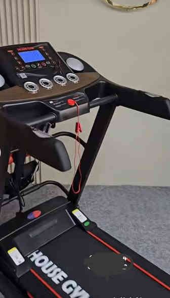 مكلف بالنشر  فقط اتصل جهاز الركض للبيع 🏃🏃 باب اول شرط مستخدم قليل  مع كافة انواع الحركات التمارين متعددة وارداف وجملي وجميع التمارين الاخرى ،، حجم كبير دبل موطور نوع إيطالي اصلي يتحمل وزن 150 كيلو  السعر  بالنقد 600 وبيها مجال ويرهم  اقساط اتصل ***********
