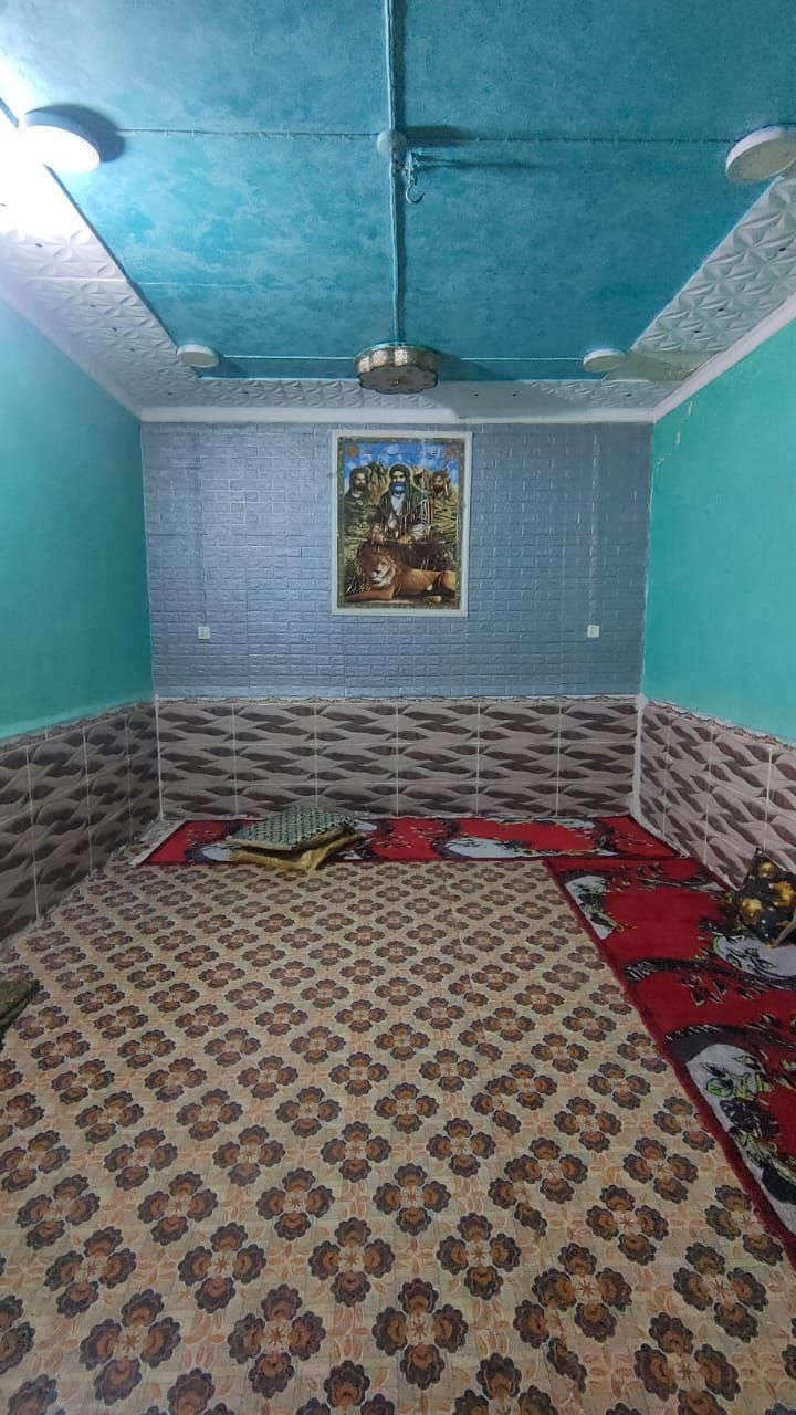 بيت للبيع يتكون من غرفتين وصاله ودوانيه ومطبخ وحمام داخلي وصحيات خارجيه مساحته 120يقع في منطقة سيد خضير قرب لملعب تتوفر خدامات ماي /كهرباء /مدارس للاستفسار ***********او مراسلة الصفحه
