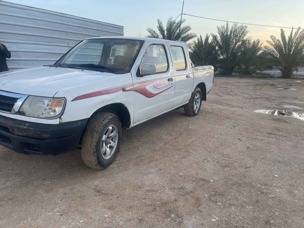 نيسان صيني 
مديل 16ظريبه مصفره 
سنويه منتهيه 
رقم مثنى كير محرك شرط 
بيه رشات بصيطه مكفوله 
تخم تاير حداديه 
السعر 58وبيه مجال 
رقم الهاتف *********** مكان السياره سماوه رميثه
