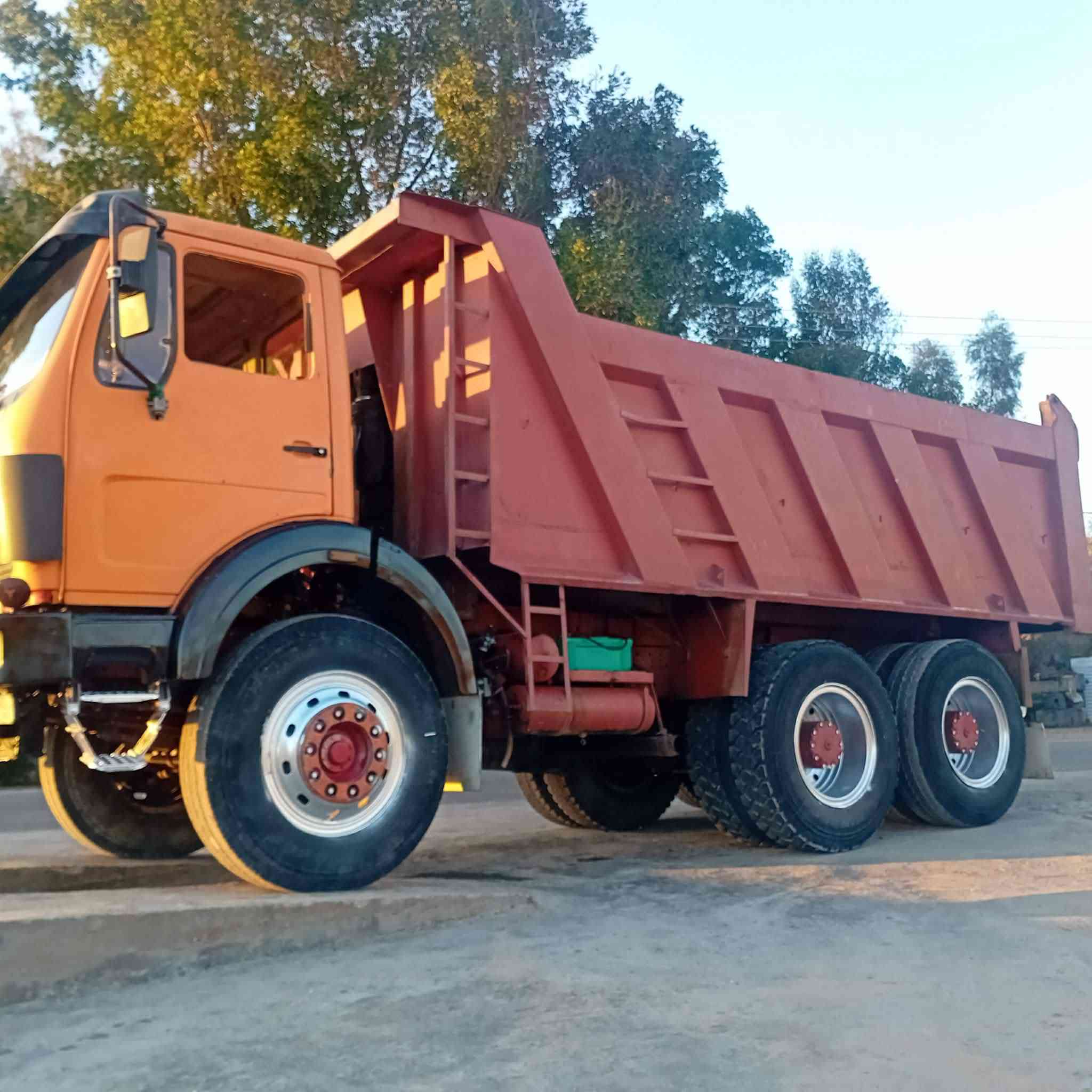 سلام عليكم موجود الوري البيع رقم الهاتف ***********
