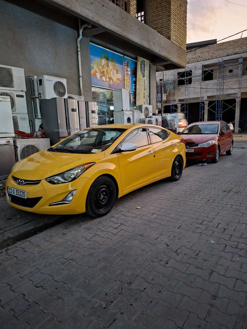 السلام عليكم النتره ١٣ جاهزه من كلشي ليبل واحد فقط جاملغ امامي جهت سايق بدون دواخل مكاني كوت     شراي يخابر ***********  
سعر ١٠٥ وبيه مجال مكينه ١٨٠٠  امريكي
