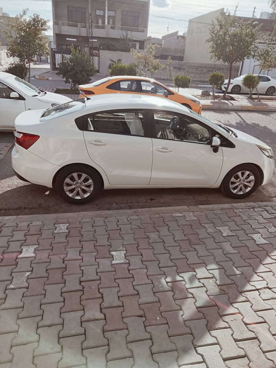 كيا ريو 12بيه قطعه واحد صبغ محرك كير شرط ***********
