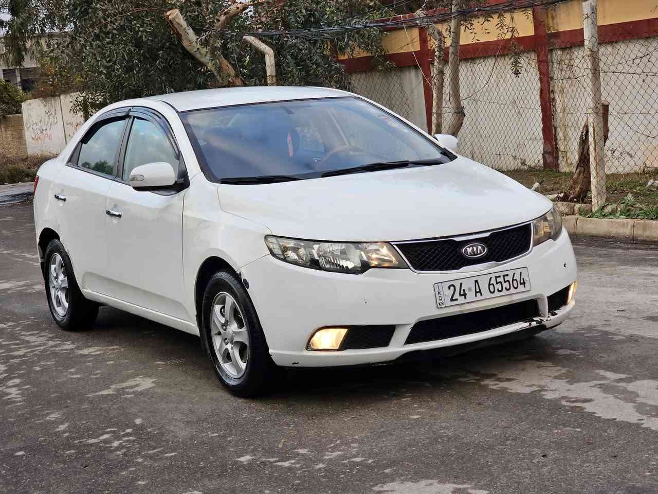 السلام عليكم
كيا سيراتو للبيع 
موديل 2010. السعر.  90
سيراتو محرك حجم  16 دوش 
محرك وكير شرط تبريد شغال
رقم وسنوية جديد وباسمي 
كوبون بانزين بيها شرط التحويل 
صبغ بوند وجاملغ بدون دواخل للاستفسار 
***********
***********. موصل المحاربين
